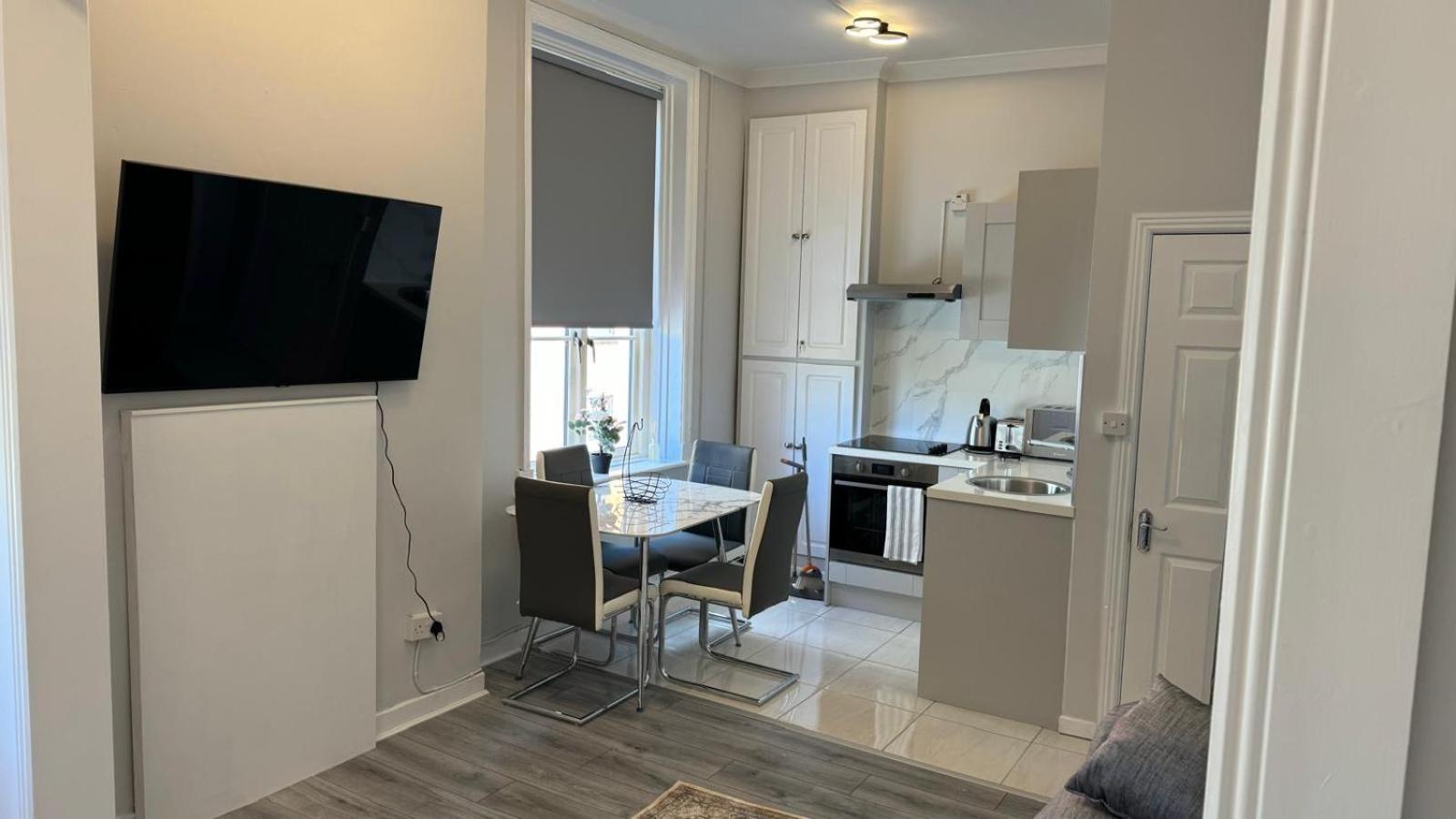 Modern 2-Bedroom Apartment-Dublin City ภายนอก รูปภาพ