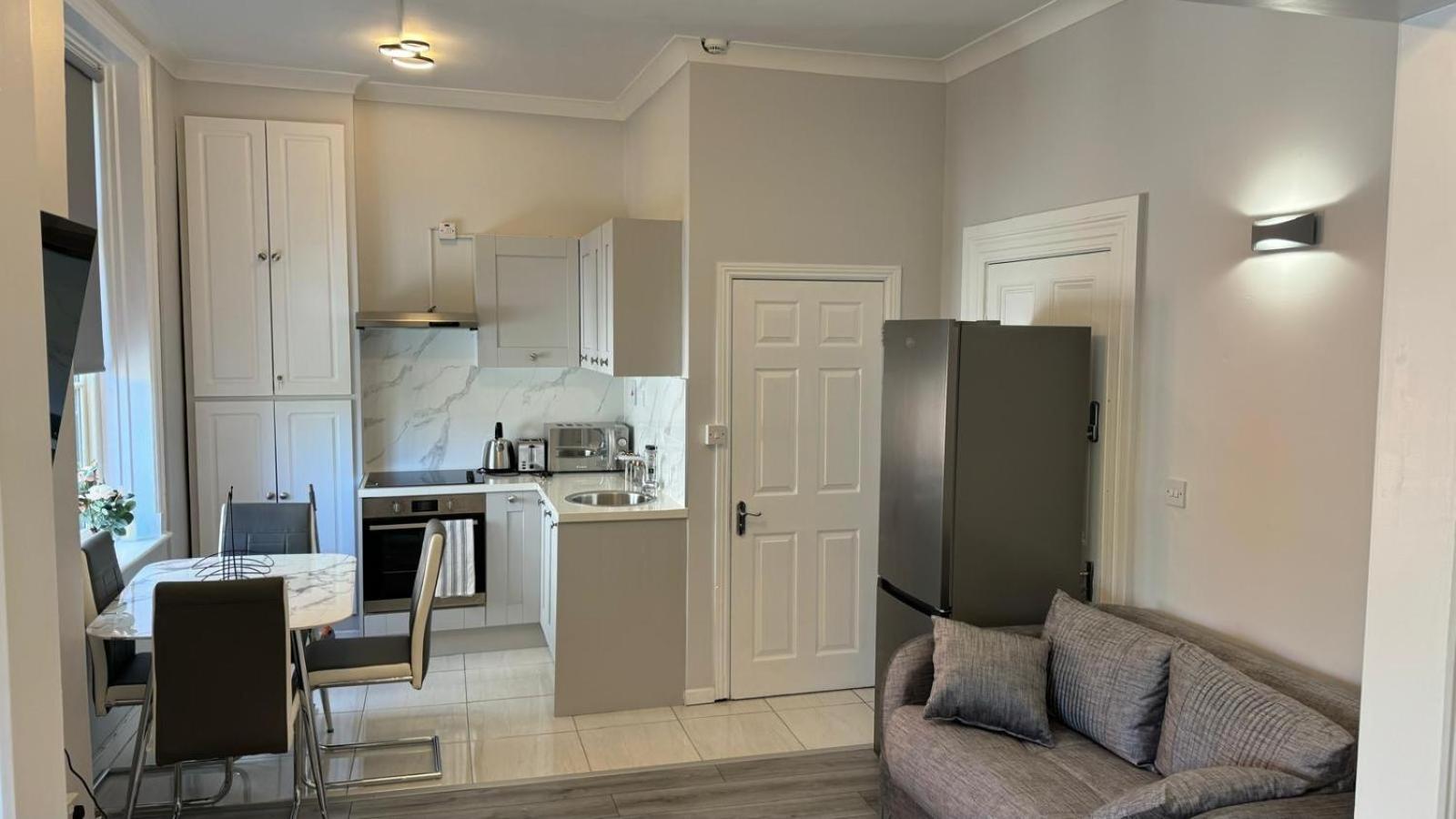 Modern 2-Bedroom Apartment-Dublin City ภายนอก รูปภาพ